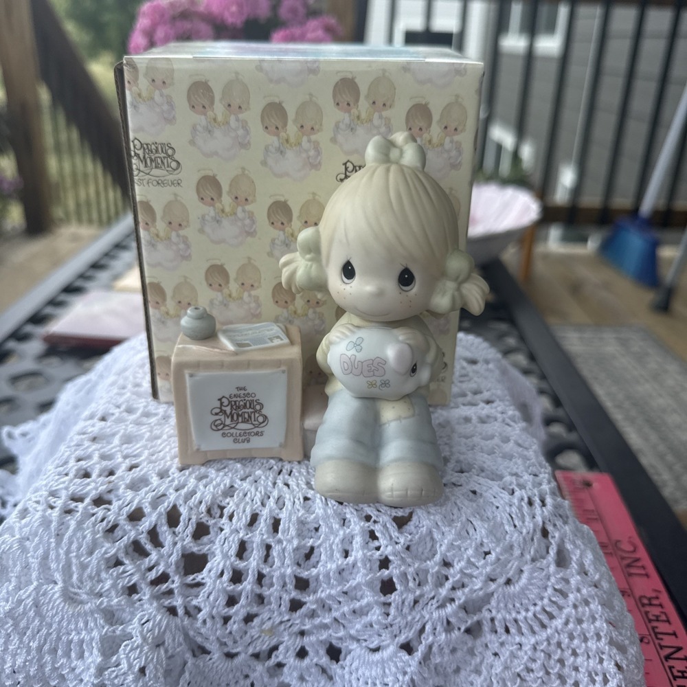 Precious Moments Figurine: E-0404 Join in on the Blessings Collectors Club